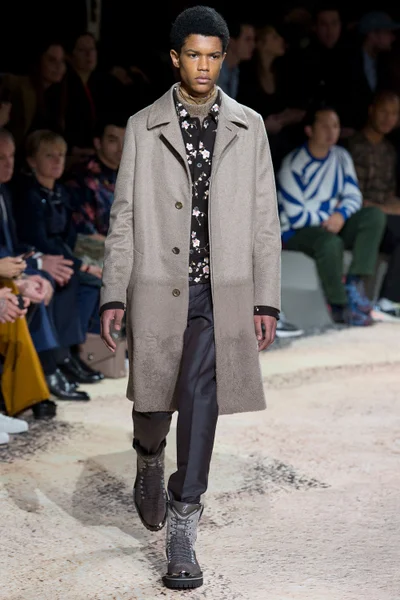 Look 44